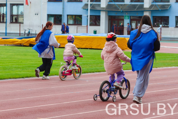 photo_5253836290229661343_y