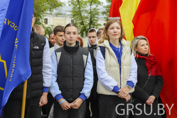 photo_5253836290229661357_y