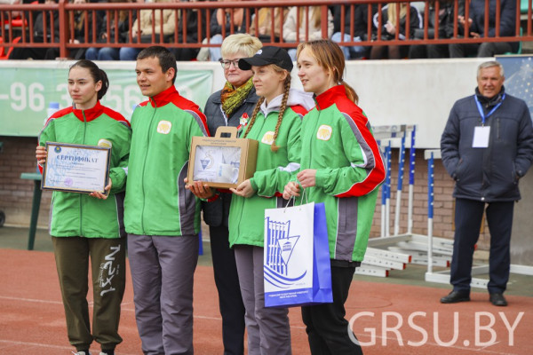 photo_5253836290229661381_y