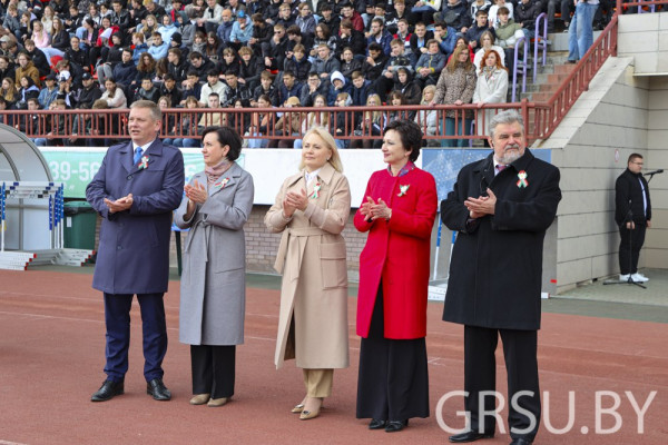 photo_5253836290229661382_y