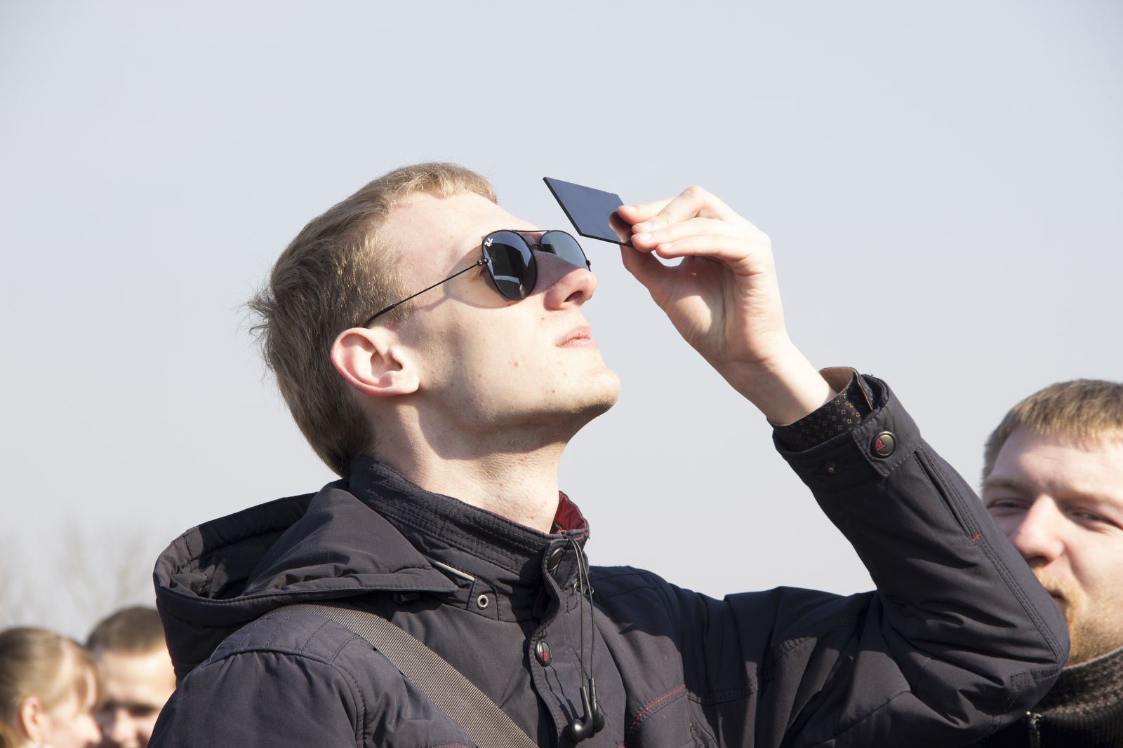 Студенты, преподаватели и сотрудники ГрГУ имени Янки Купалы наблюдали за солнечным затмением (ФОТООТЧЕТ)