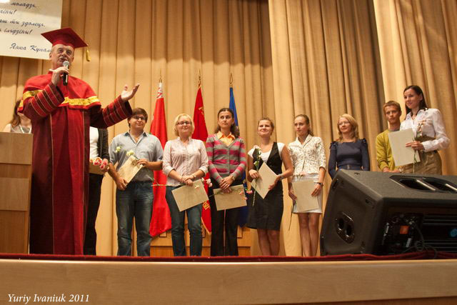 Ректор университет даёт напутствие молодым преподавателям ГрГУ им. Янки Купалы ГрГУ, университет, ректор, Ровба, GrGU