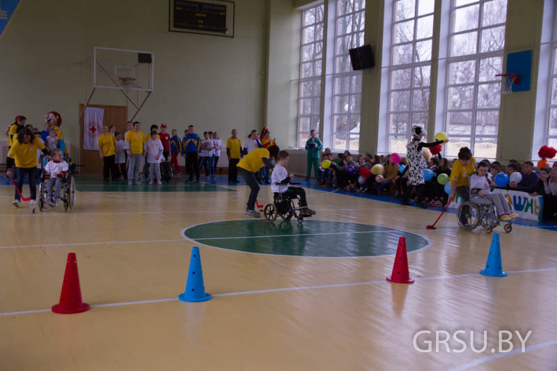 Большой спортивный праздник для детей с ограниченными возможностями провели в ГрГУ имени Янки Купалы (ФОТООТЧЕТ)