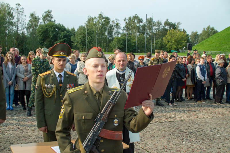 Курсанты ваеннага факультэта ГрДУ імя Янкі Купалы прынялі прысягу на вернасць Рэспубліцы Беларусь і беларускаму народу