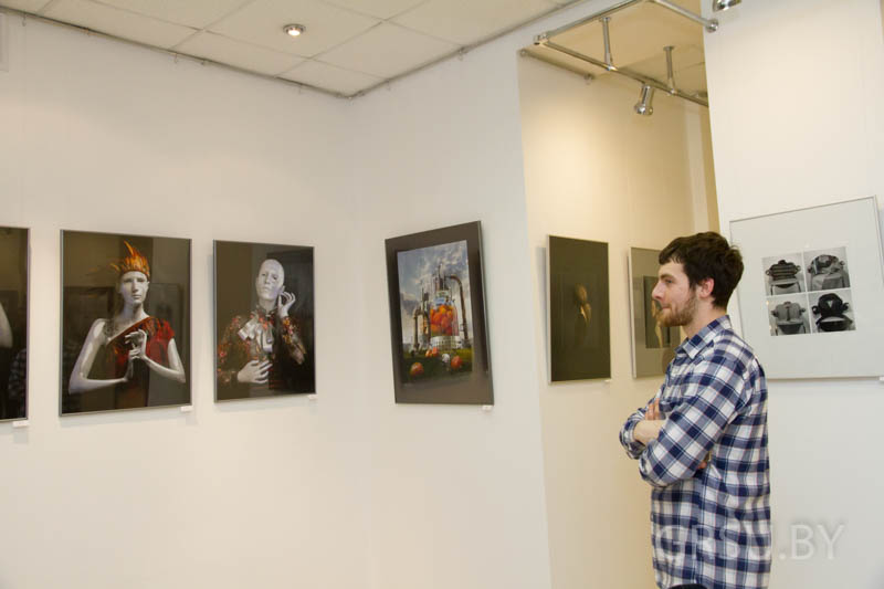 В Гродненском выставочном зале открылась выставка творческих работ студентов ГрГУ имени Янки Купалы