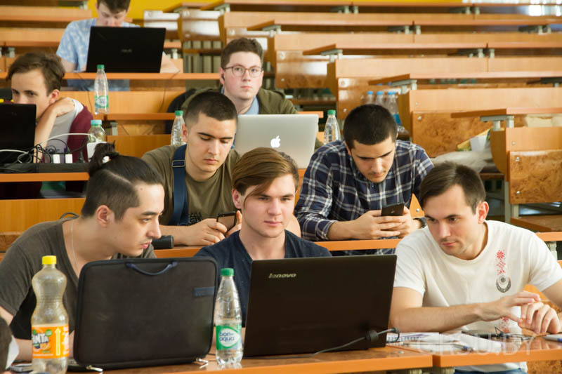 В ГрГУ имени Янки Купалы проходят международные учебно-тренировочные сборы по спортивному программированию
