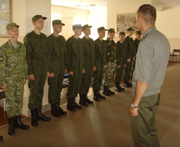 Первокурсники военного факультета ГрГУ имени Янки Купалы постигают азы военной службы на полигоне