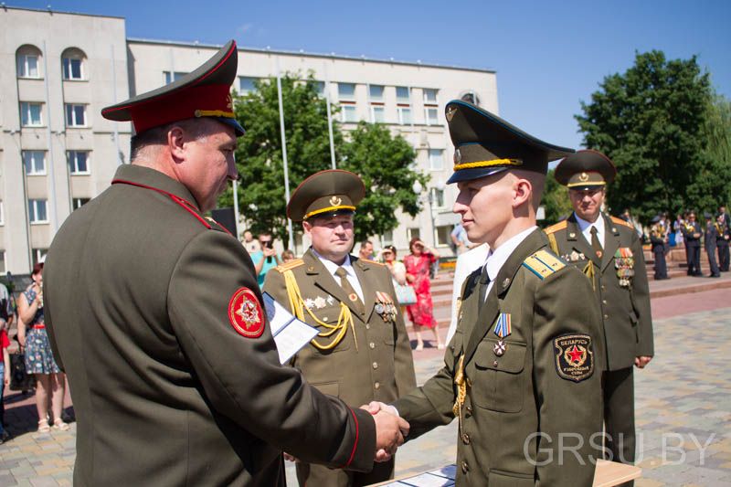 Выпуск курсантов военного факультета прошел в ГрГУ имени Янки Купалы (ДОБАВЛЕНО ВИДЕО)