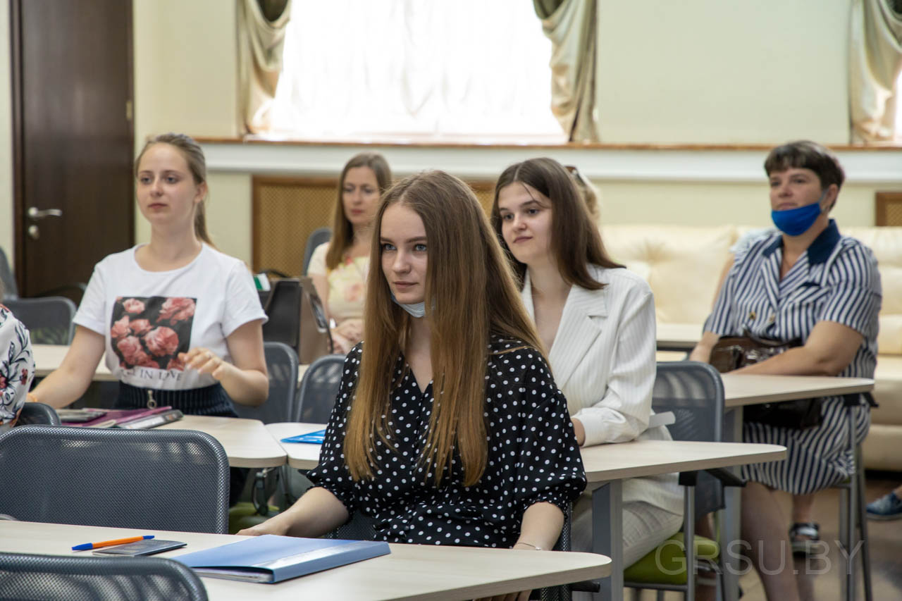 У ГрДУ імя Янкі Купалы праходзіць сумоўе з выпускнікамі педагагічных класаў