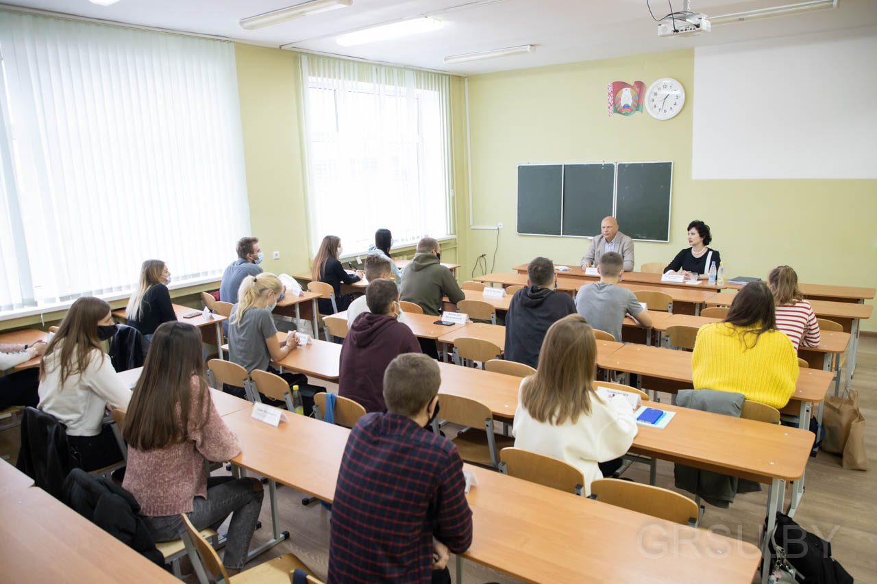 Pектор ГрДУ імя Янкі Купалы Ірына Кітурка правяла сустрэчу са студэнтамі факультэта фізічнай культуры