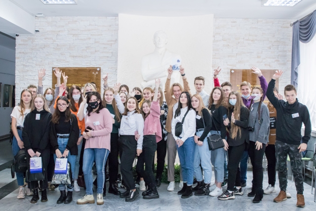 Более 50 школьников Гродненского региона приняли участие в осеннем сезоне «PROF–каникул» в ГрГУ имени Янки Купалы