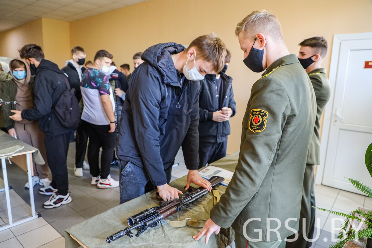 На ваенным факультэце ГрДУ імя Янкі Купалы прайшоў Дзень адчыненых дзвярэй