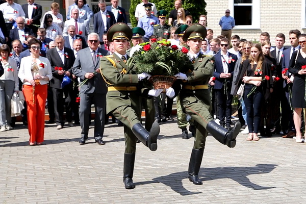 ФОТАФАКТ: Удзельнікі выязнога паседжання Рэспубліканскага савета рэктараў наведалі памятныя мясціны рэгіёну