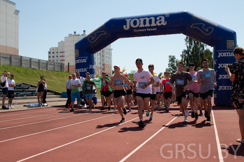 Купаловцы вышли на старт: республиканский студенческий легкоатлетический забег «На старт, молодежь!» прошел в Гродно