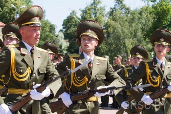 Запрашаем на ўрачысты выпуск афіцэраў ваеннага факультэта ГрДУ імя Янкі Купалы