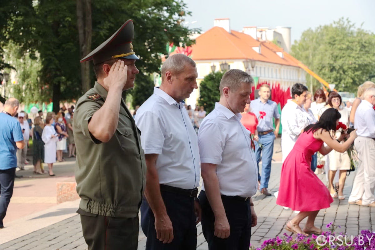 Представители ГрГУ имени Янки Купалы приняли участие в торжественном митинге, посвященном Дню освобождения Гродно от немецко-фашистских захватчиков
