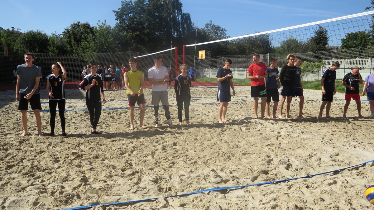 Соревнования по пляжному волейболу прошли в рамках осеннего фестиваля «Марафон спорта и здоровья»