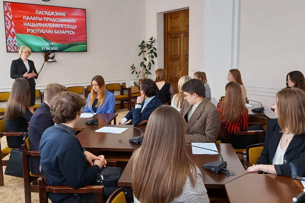 ФОТАФАКТ: Купалаўцы пабывалі на пасяджэнні сесіі ніжняй палаты беларускага Парламента