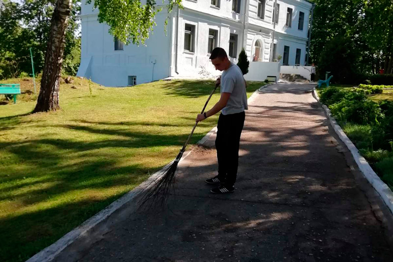 Навучэнцы Ваўкавыскага каледжа прынялі ўдзел у акцыі "Ветэран жыве побач"