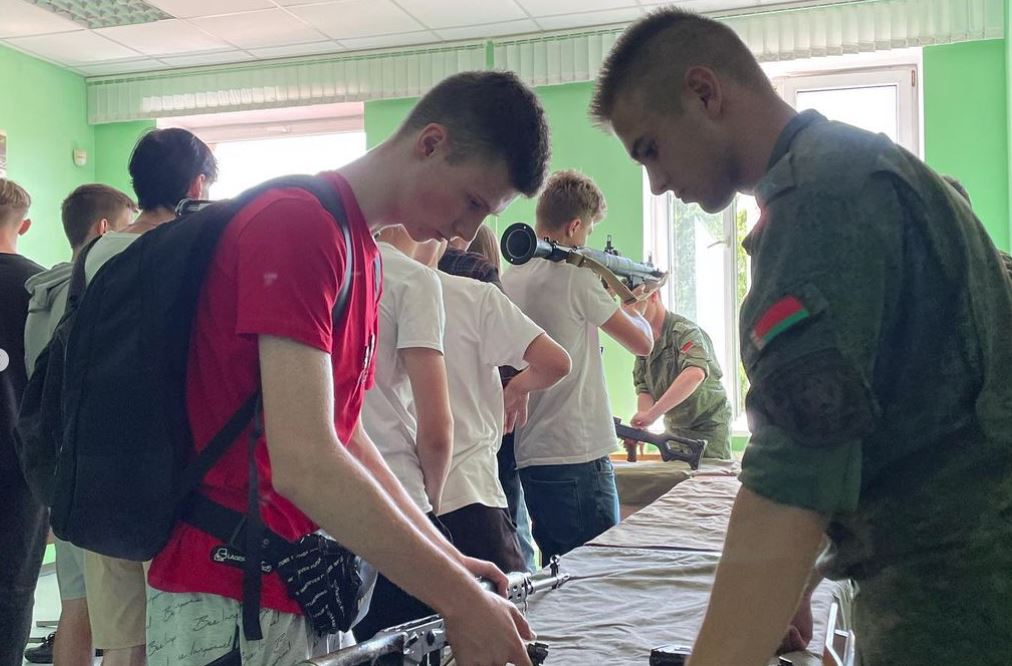 Участники шестого оздоровительного лагеря «Учитель NEXT» посетили военный факультет