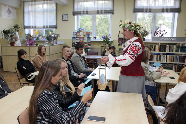 Научная библиотека Купаловского университета провела акцию ко Дню белорусской письменности