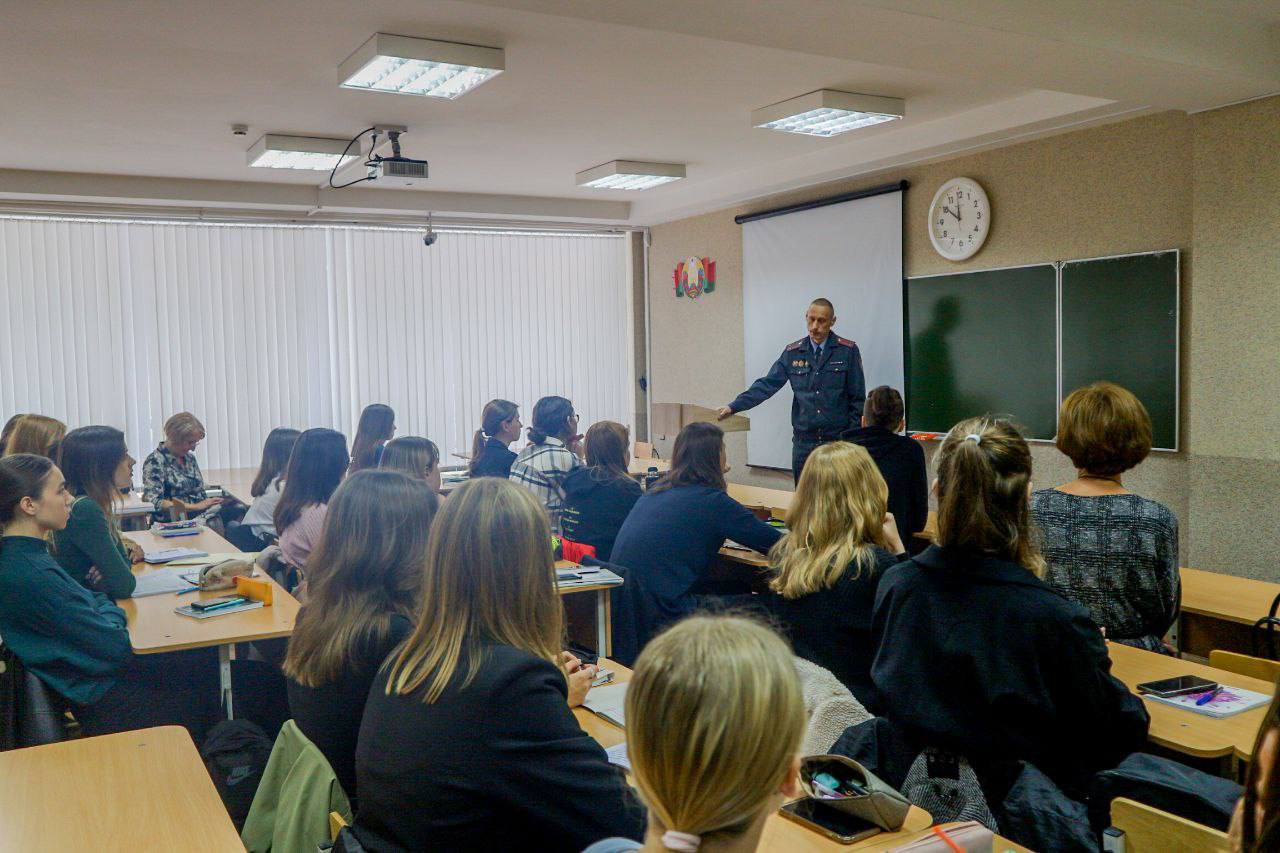 У Купалаўскім універсітэце адбылося прафілактычнае мерапрыемства з прадстаўніком УУС Гродзенскага аблвыканкама