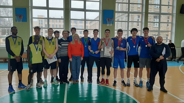В ГрГУ имени Янки Купалы прошли соревнования по баскетболу 3х3 среди мужских и женских команд