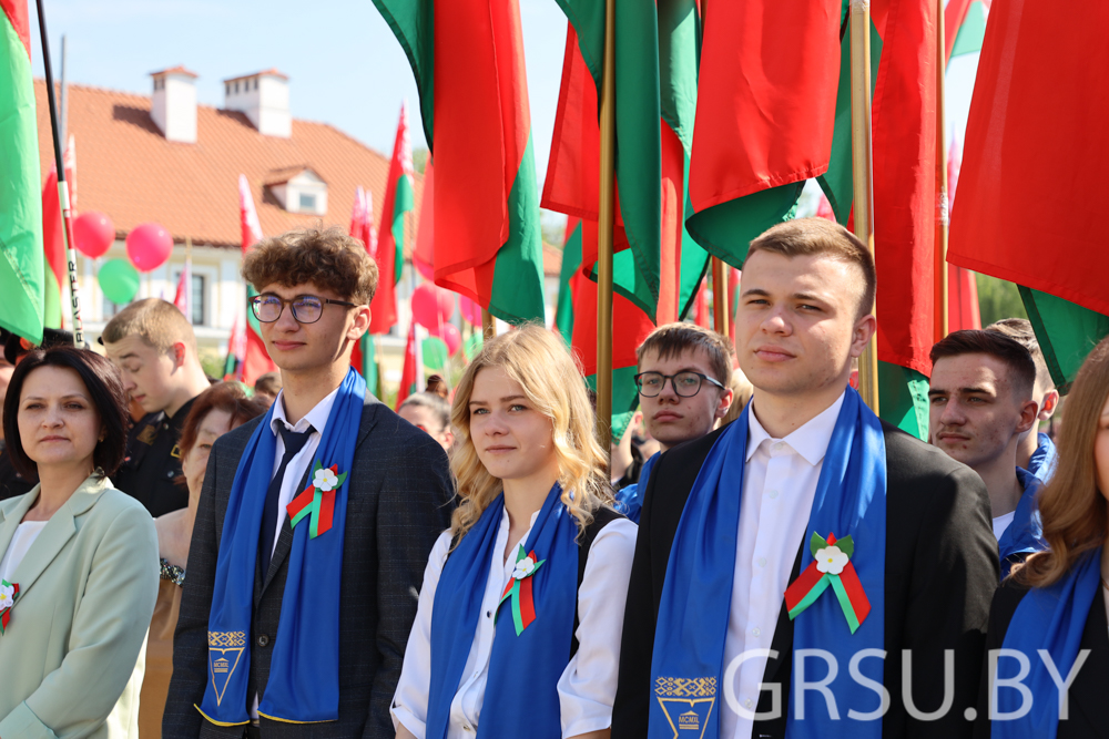 Купаловцы присоединились к празднованию Дня Государственного флага, Государственного герба и Государственного гимна Республики Беларусь