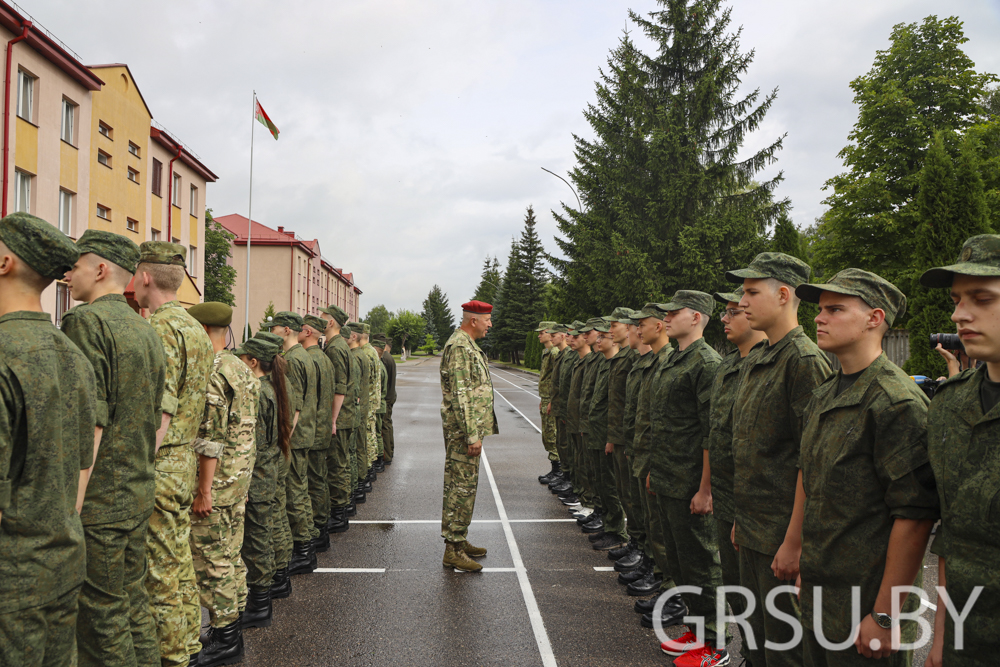 На военном факультете новобранцам прочел лекцию Юрий Караев