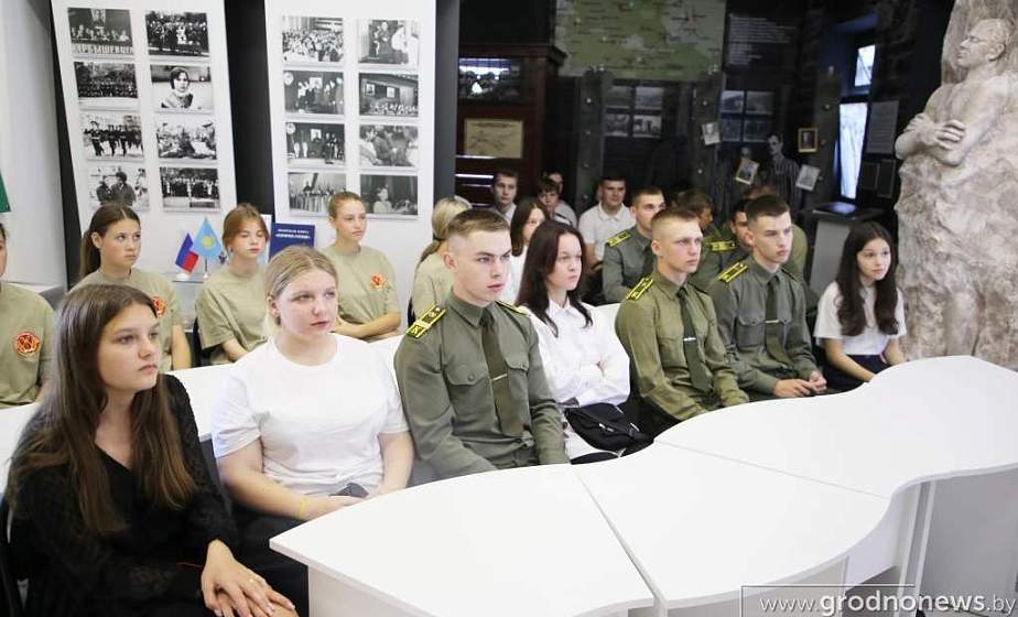 Купаловцы приняли участие в Международном антифашистском конгрессе в Минске
