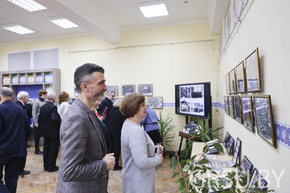 В ГрГУ имени Янки Купалы состоялось открытие выставки «Я – Купаловец»