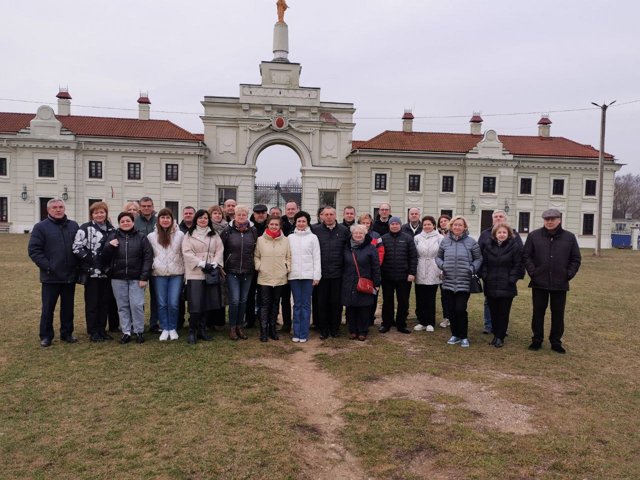 ФОТАФАКТ: Купалаўцы адправіліся ў патрыятычную экскурсію па Беларусі