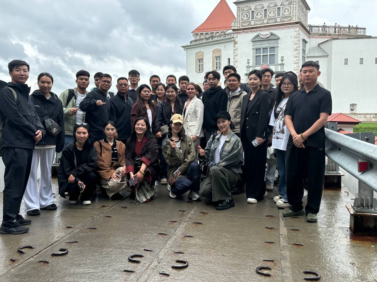 Магістрантам з КНР правялі экскурсію па гістарычнай частцы Гродна