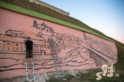Студент юридического факультета принимает участие в создании 40-метровой панорамы Гродно на подпорной стене у Замковой горы